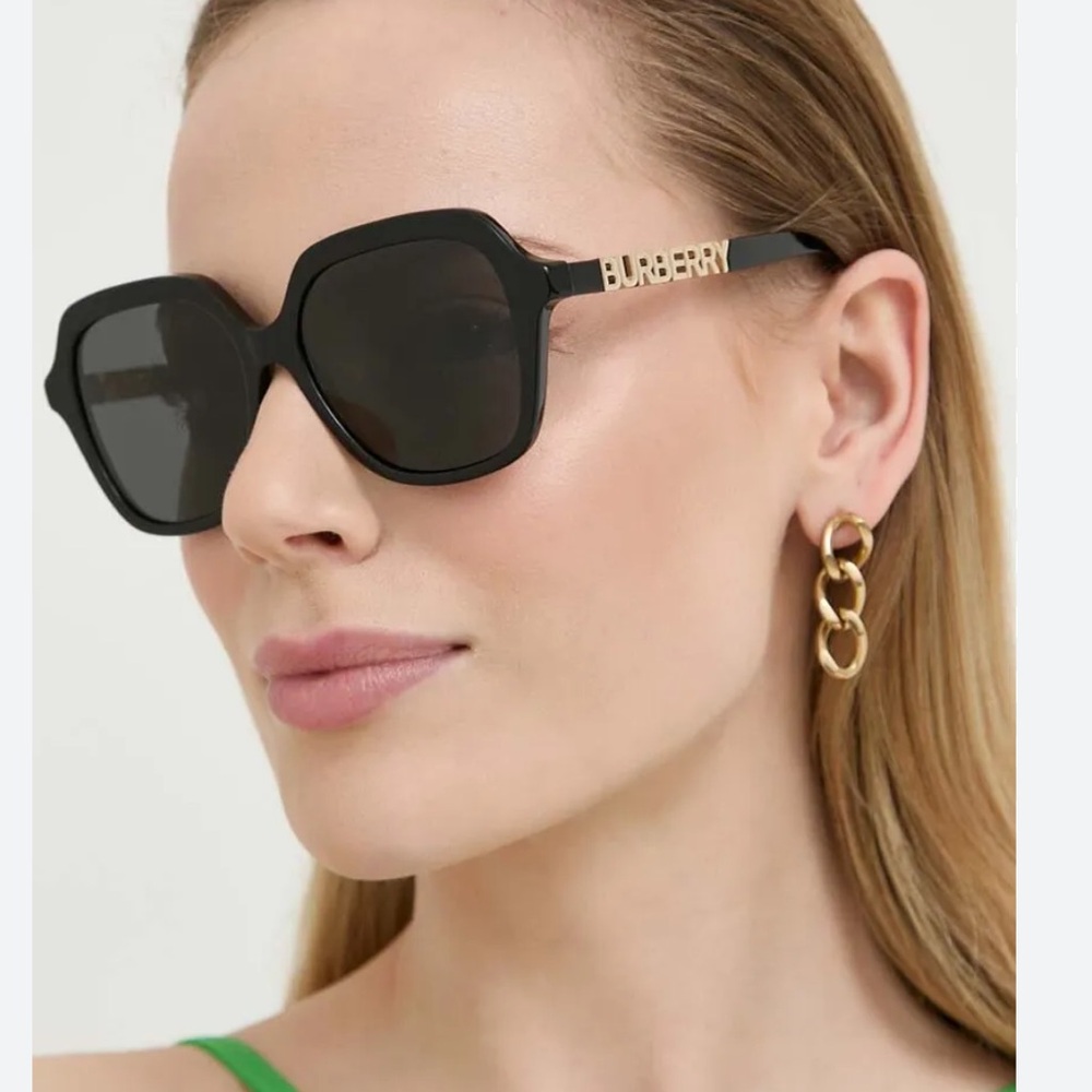 NWOT Burberry Sunglasses